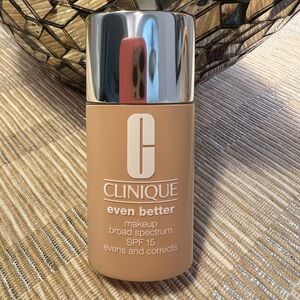 -CLINIQUE. Even Better Makeup broad spectrum SPF 15 evens and corrects. (CN 02)